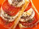 Рецепта Лодки от бутер тесто (бутерки) с домати, гъби и сирене моцарела за закуска